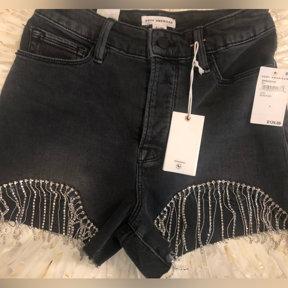Good American: bombshell fringe shorts. NWT.